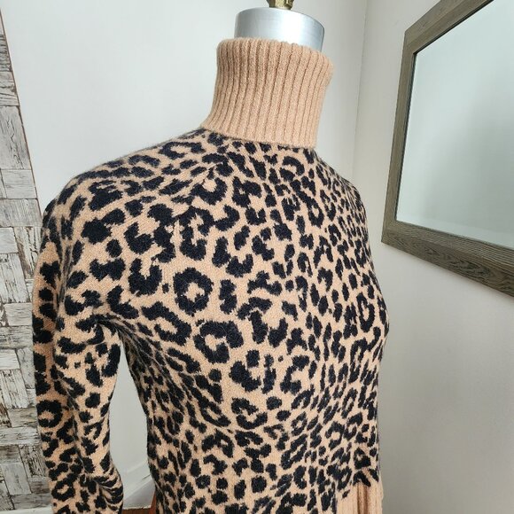 J. CREW Oversize Animal Print Sweater Size S - Picture 4 of 8